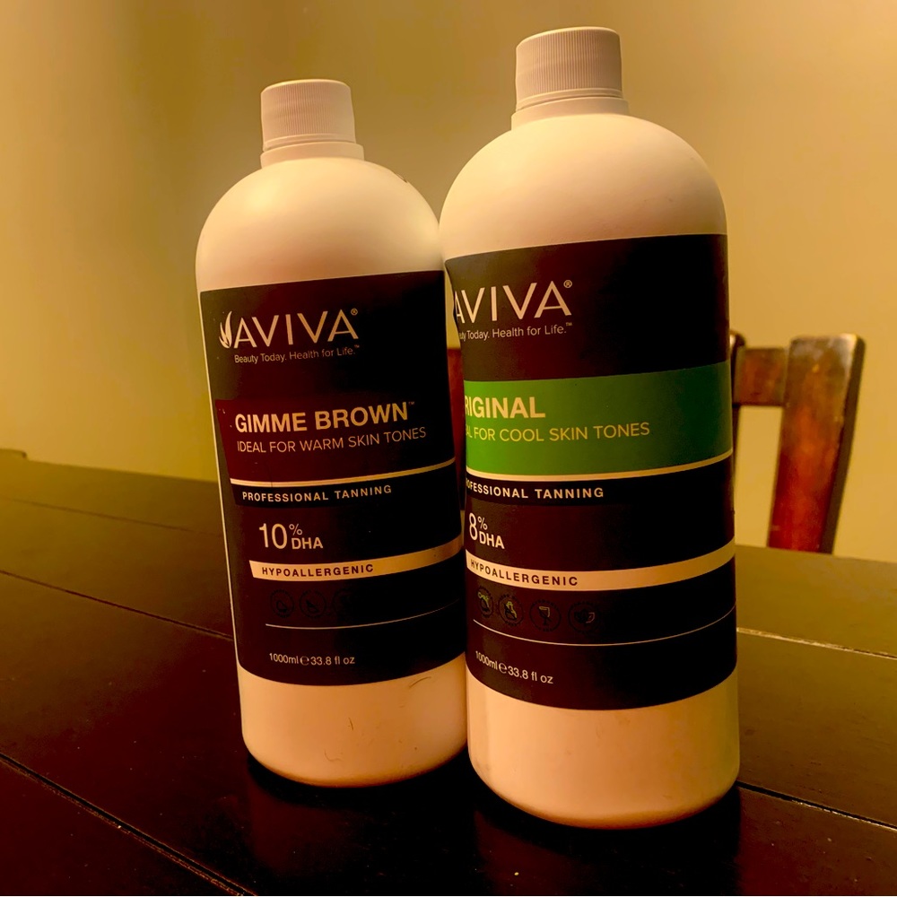 1 liter of gimme brown 10% and one litter of original 8% spray tan solution.
